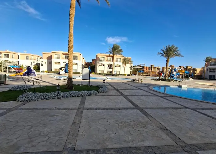2 Bedroom Pool View Wifi *